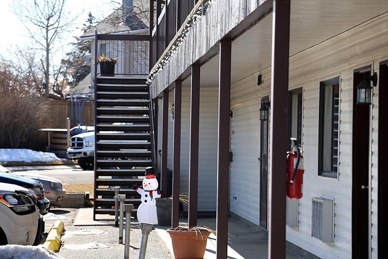 Golden West Motor InnCarstairs エクステリア 写真